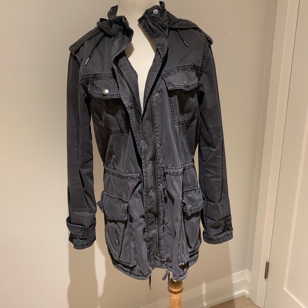 Aritzia Talula trooper jacket. Black. XS